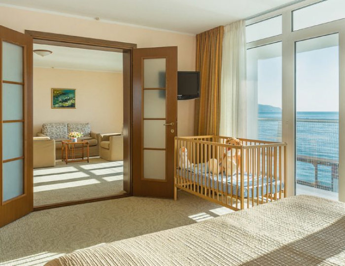 Люкс 2-местный 2-комнатный - Эко-отель «Левант»